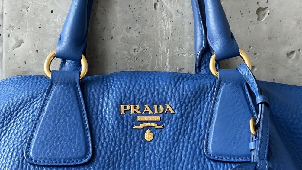 Prada redefiniuje luksus: Analiza najnowszych trendów w torebkach Prada